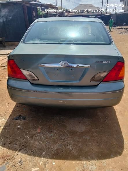 A picture of 2003 Avalon super clean