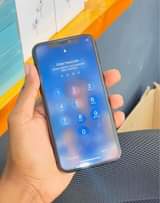 A picture of Iphone 11 pro