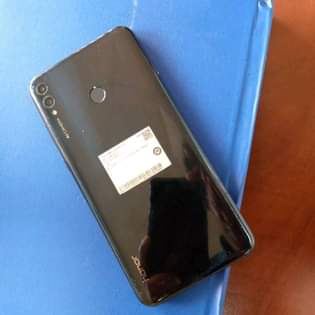 A picture of Honor 8x