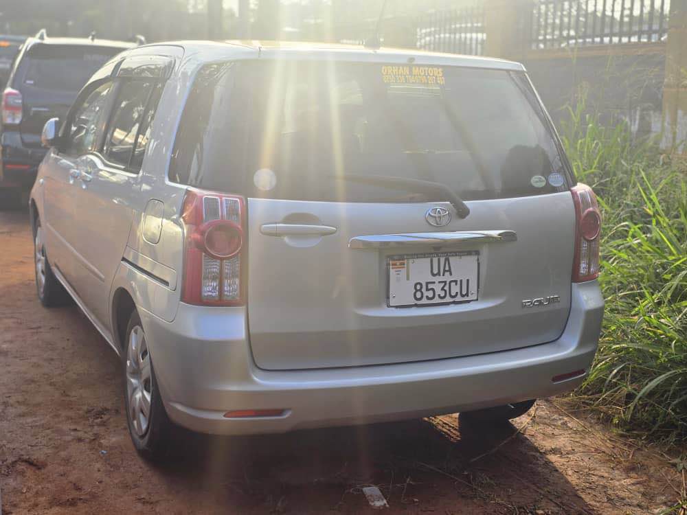 A picture of Toyota raum