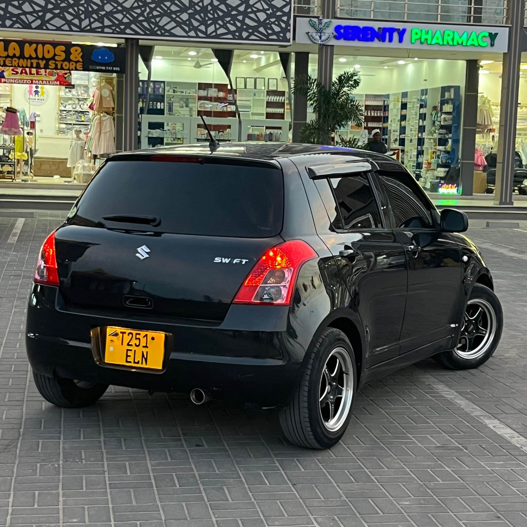 A picture of Suzuki swift inauzwa bei 12 5M0753322015