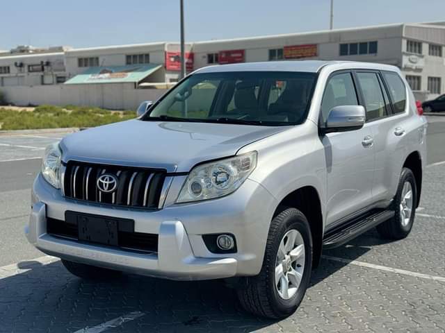 A picture of Toyota Prado 2012 gcc v4 TxL watsapp 0551513562