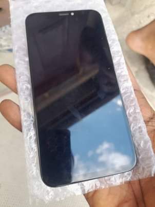 A picture of IPhone X screen