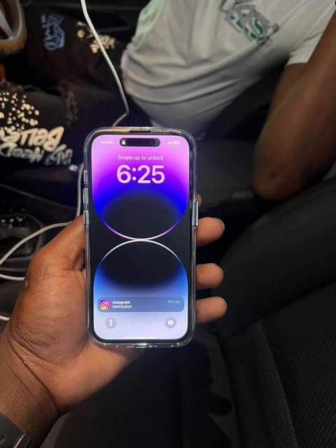 iPhone M.