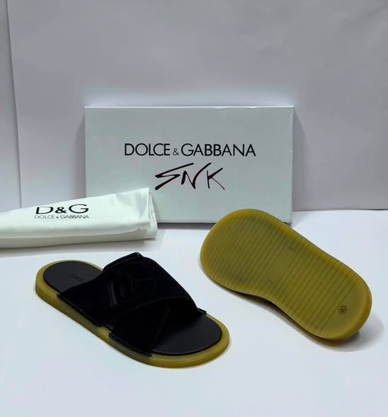 A picture of Available in 4 colours N50 000 Size 40 45 09030685654