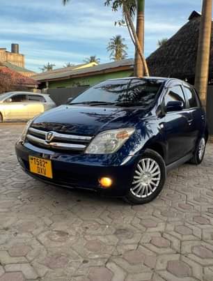 A picture of TOYOTA IST 0676757924