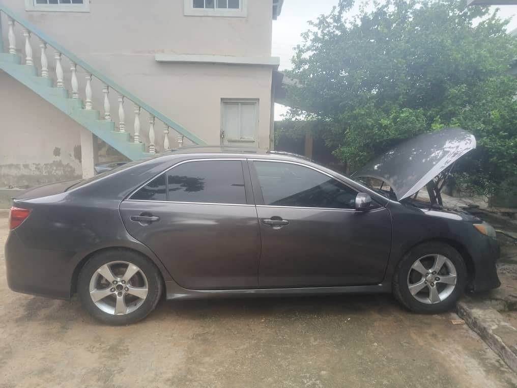 A picture of 2013 Camry SE First user with duty keyless with v4