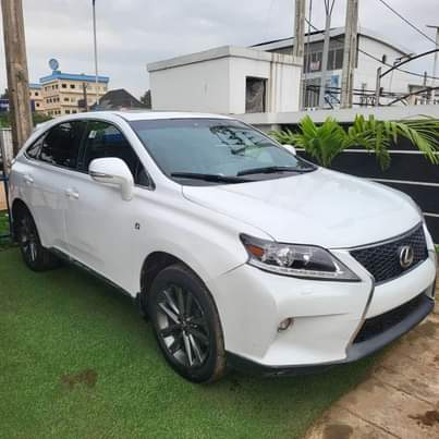 A picture of Lexus RX 350