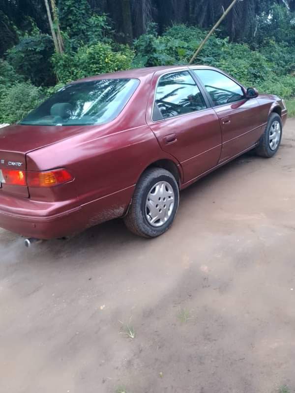 A picture of Toyota Camry Big Light Silent Engine Gear selection Ac working