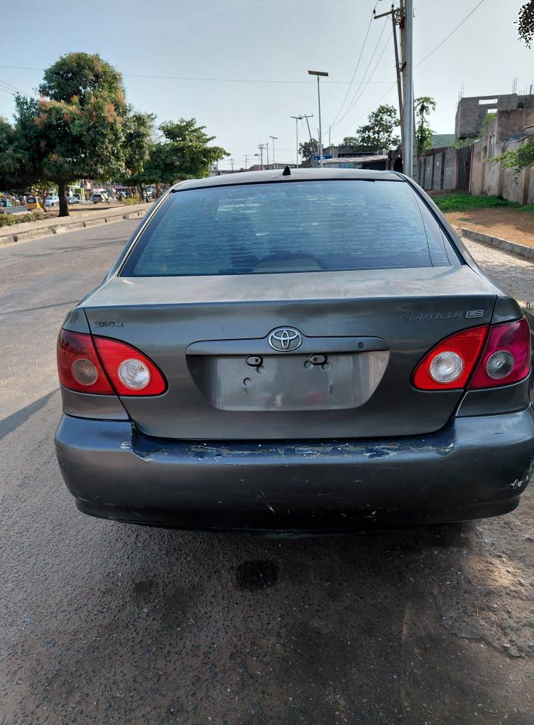 A picture of 2006 toyota corolla