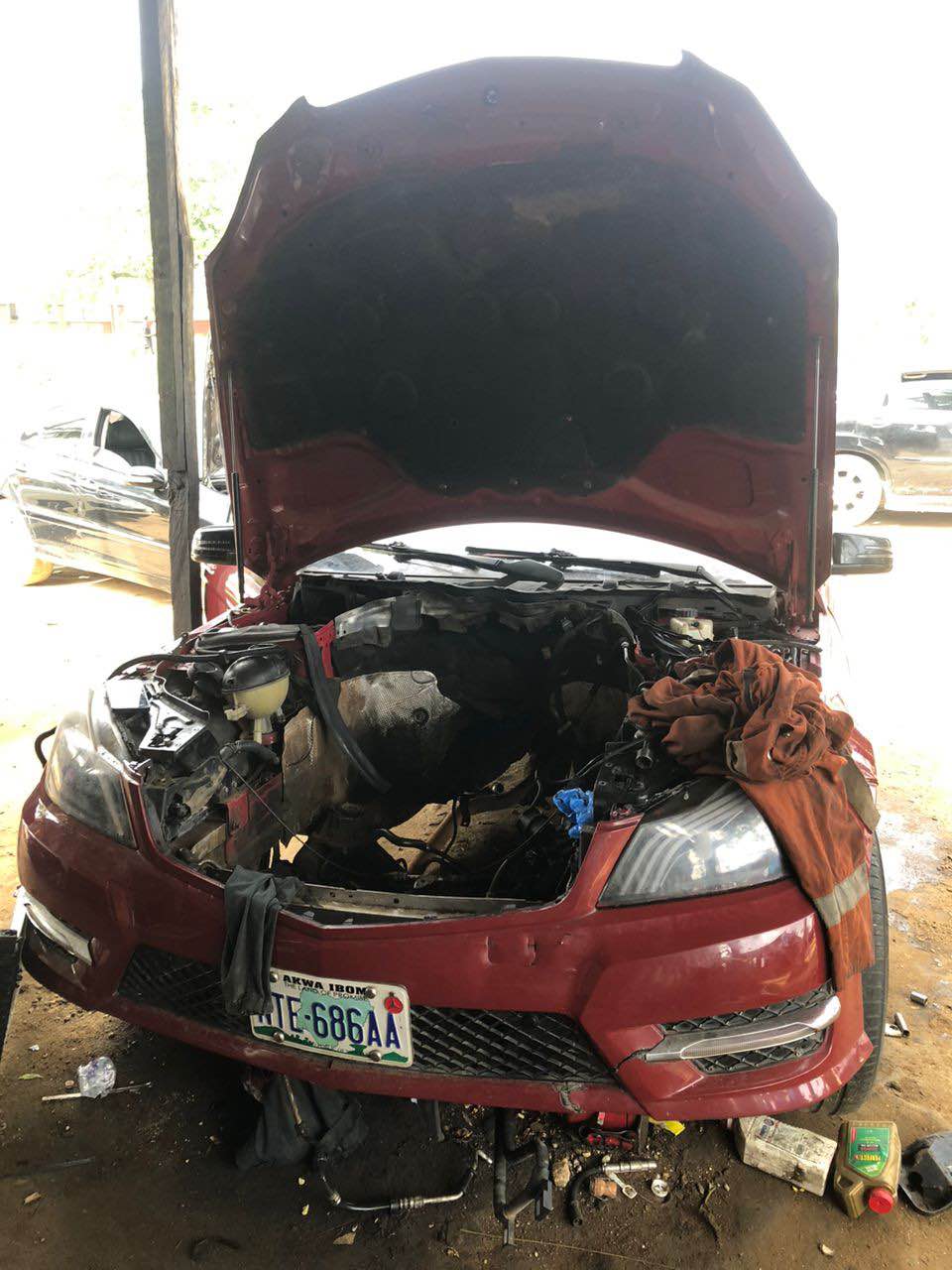 A picture of Benz C 300 Engine bad