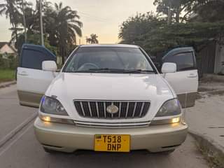 A picture of TOYOTA HARRIER BEI .........13.9M 0789200764
