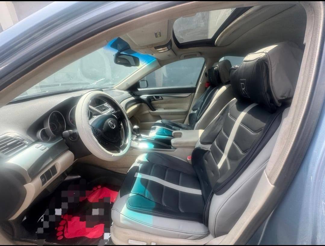 A picture of Acura TL