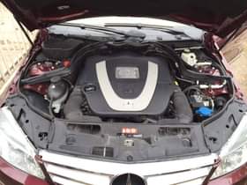 A picture of Features 3 0L V6 engine 7 speed auto transmission Black