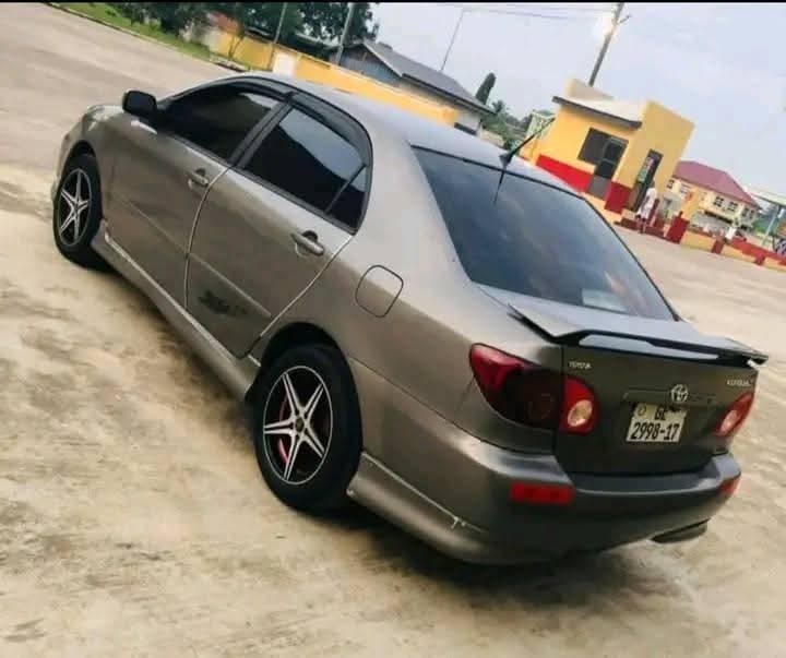 A picture of 2017 Toyota corolla 2007 model