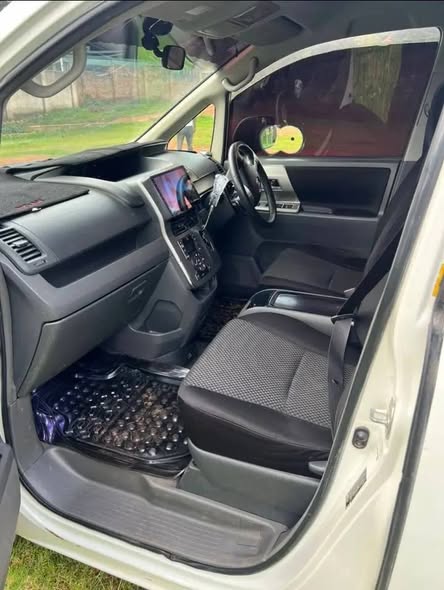 A picture of Toyota Noah 28 5m very good condition