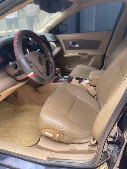 A picture of Cadillac CTS 2007 V6 Clean interior and exterior AC chilling