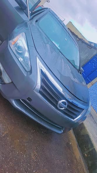 A picture of Nisan altima 015
