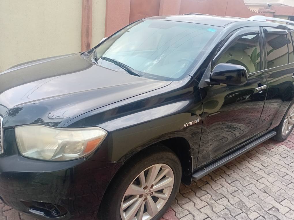 A picture of 2008 toyota highlander hybrid limited edition in Agege 10m