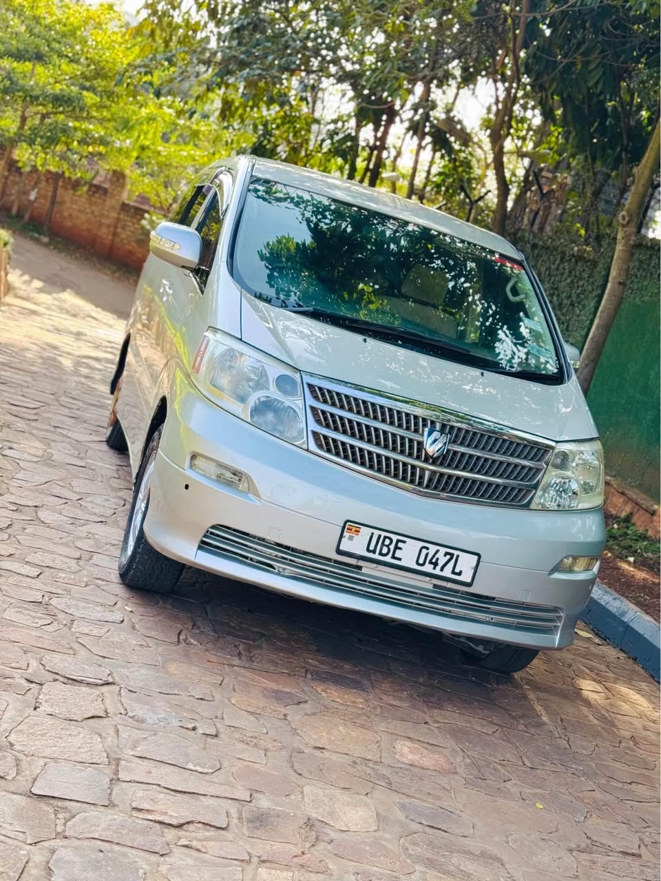 A picture of TOYOTA ALPHARD FOR SALE 21000000