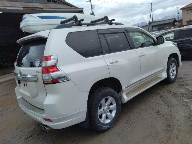 A picture of DAMAGED TOYOTA LANDCRUISER PRADO DIESEL READY TO BE IMPORTED AT