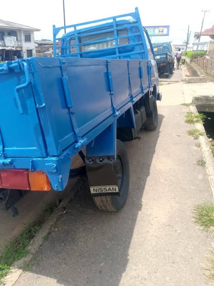 A picture of Nissian cabstar