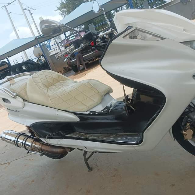 A picture of Yamaha majesty