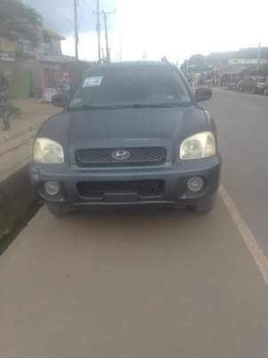 A picture of Hiyunda Santafe in good working condition Engine gear Ac going