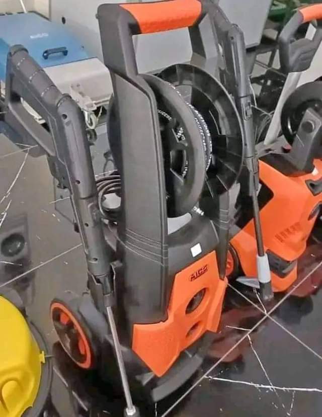 A picture of Easy power car wash