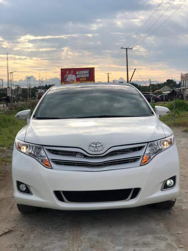 A picture of A super clean Registered Toyota Venza 2010 model with duty