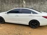 A picture of 2012 Hyundai Sonata Sharp engine Smooth automatic transmission AC chilling