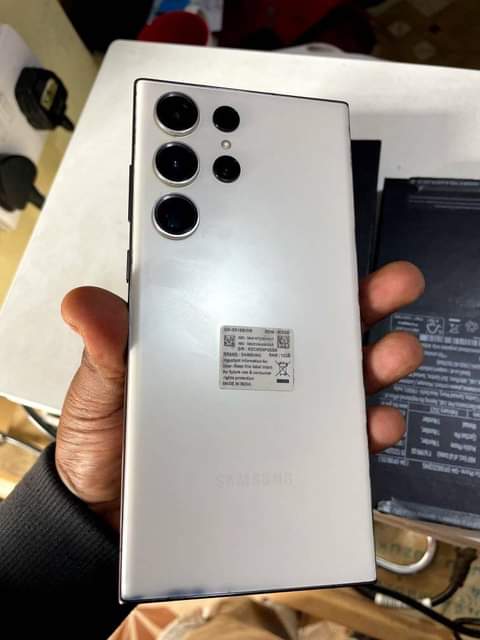 A picture of SAMSUNG S23 ULTRA 512GB