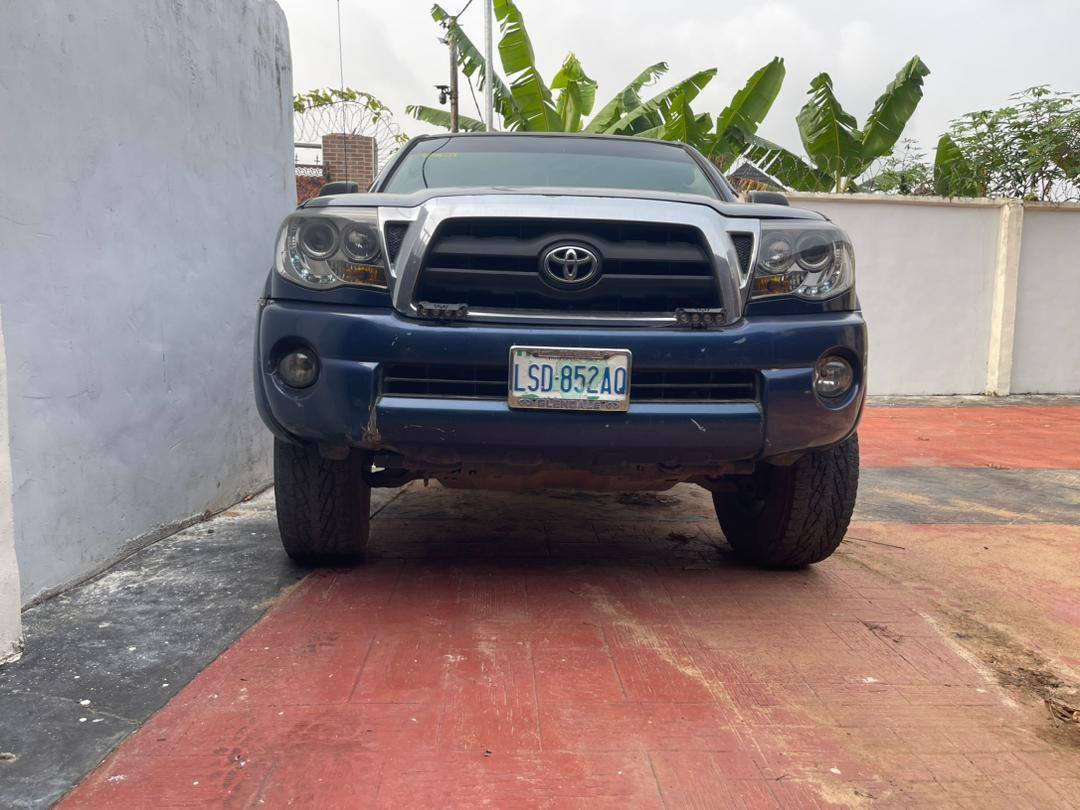 A picture of 2006 Toyota Tacoma