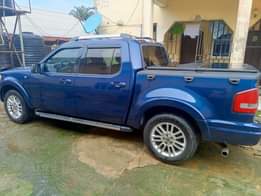 A picture of Ford Explorer sport Trac 2010 Model Pure first body Belgium