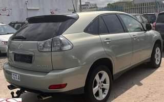 A picture of Lexus Rx 300 Distress sales 2006 model Leather seats Silver
