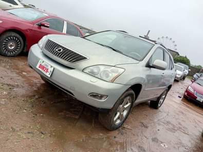 A picture of Highest grade Lexus RX 330 Everything is intact and untouched
