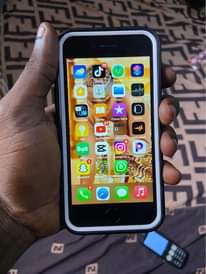 A picture of iPhone 7plain