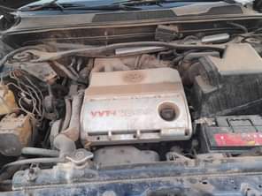A picture of DISTRESS SALE NOW Extremely super sharp 04 Toyota highlander 3seater