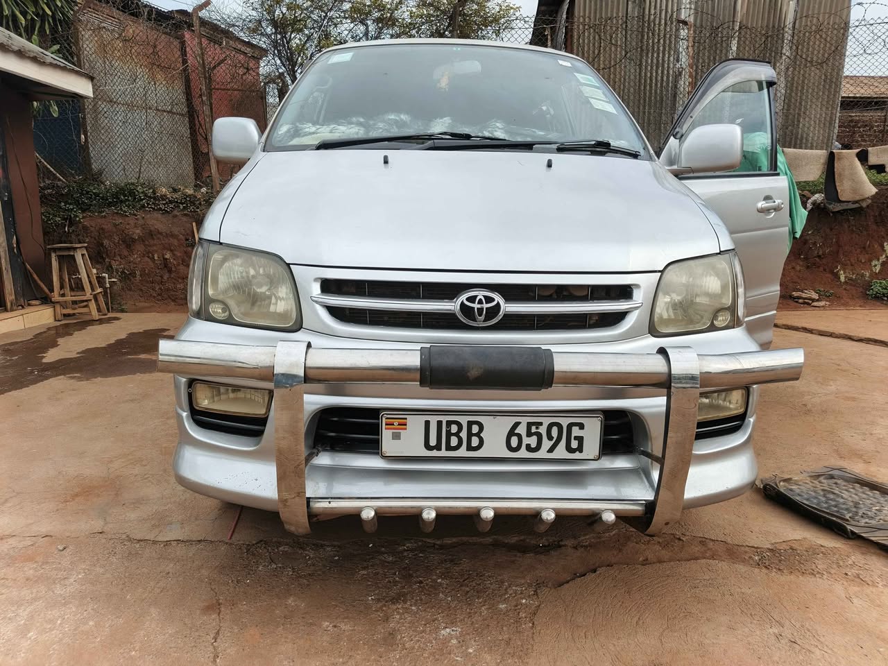 A picture of Toyota Noah