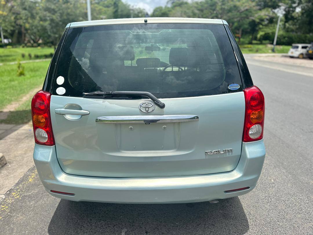 A picture of TOYOTA RAUM 0688301574 Milioni 13 Year 2005 Mileage 82 000