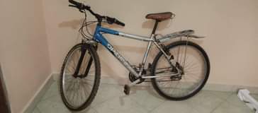 A picture of Changer sport bike for sale at 180000 shs. Location Kisaasi