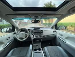 A picture of HOT DEAL DETAILS DIRECT TOKUNBO UNREGISTERED TOYOTA SIENNA Year 013