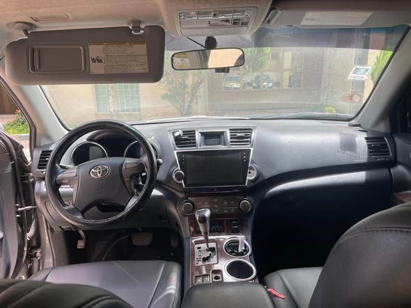 A picture of Toyota Highlander 2010 upgraded to 2015