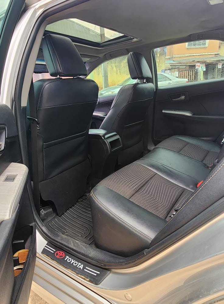A picture of CLEAN REGISTERED 2012 TOYOTA CAMRY SE KEYLESS 4PLUGS ENGINE. 11.5M