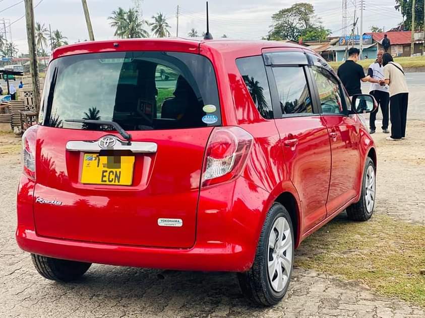 A picture of Toyota Ractis