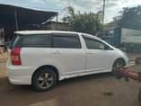 A picture of Toyota wish Namba CP Bei 6 8M Kanda ya ziwa