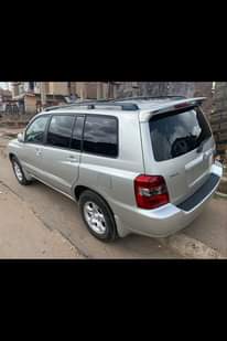 A picture of Tokunbo Toyota Highlander with 4plug engine