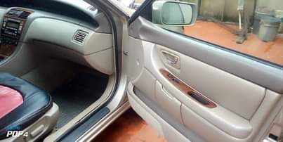 A picture of 2004 Toyota Avalon 04 Avalon