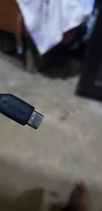 A picture of Mwenye original AKG Earphones anicheki inbox