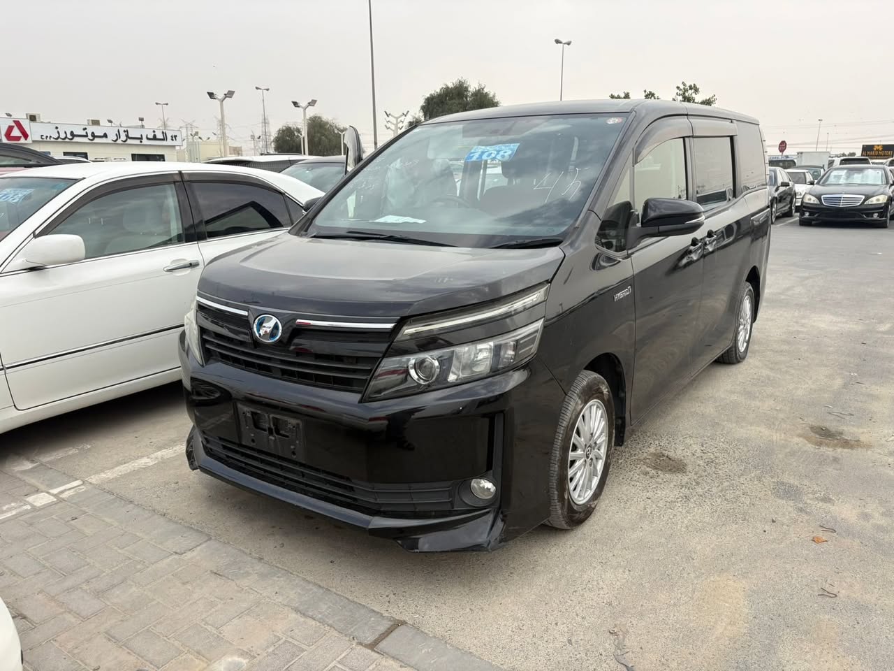 A picture of 2015 Toyota voxy for export only